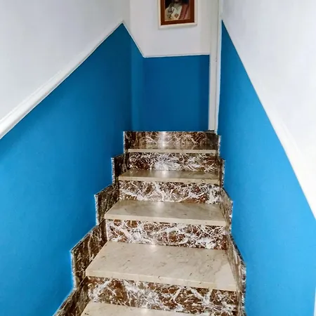 Casa Linda Av * אבולה